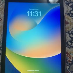 Apple iPad 6th Generation 32GB Unlocked Like New!