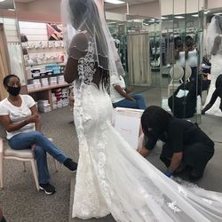BRAND NEW WEDDING DRESS SIZE 4