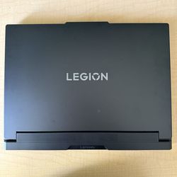 Lenovo Legion Pro 7i (RTX 5090, 2029 Warranty, Intel Core Ultra 9 275HX, Legion GB700 Backpack)