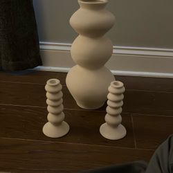 Lot of 3 Threshold Vase Set