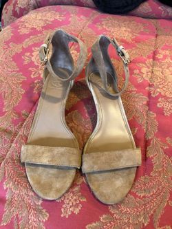 New Tory Burch Savannah wedge brown suede leather size 6.5