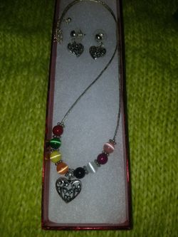 New. Necklace Set