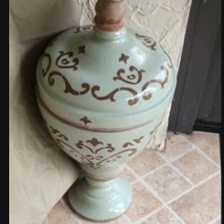 Celery Urn with Lid--Great CONDITION  