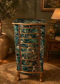Jewelry organizer