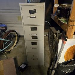 ☆FREE☆File Cabinet