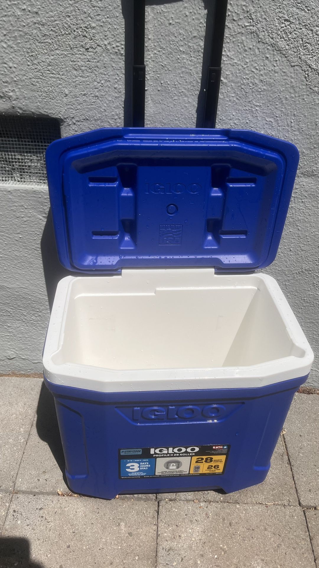 Igloo 28 quart cooler