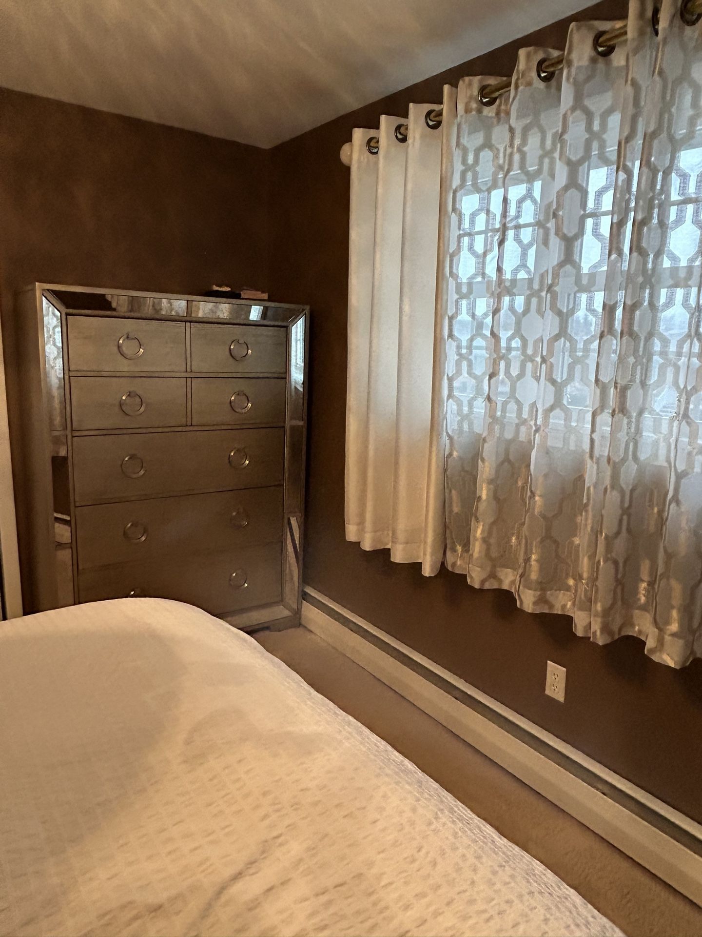 Queen Bed Frame With Mirrored Dresser – Excellent Condition