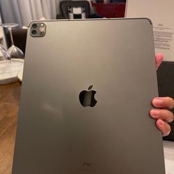 iPad Pro 5th Generation 128Gb WiFi & Cellular 