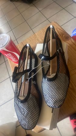 Tengo estas sapatillas para mujer negras de saiz 10 de malita nuevos