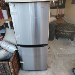 Insignia Medium Mini Fridge