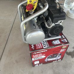 Husky Husky 2 gal. 135 PSI Portable Electric Quiet Air Compressor