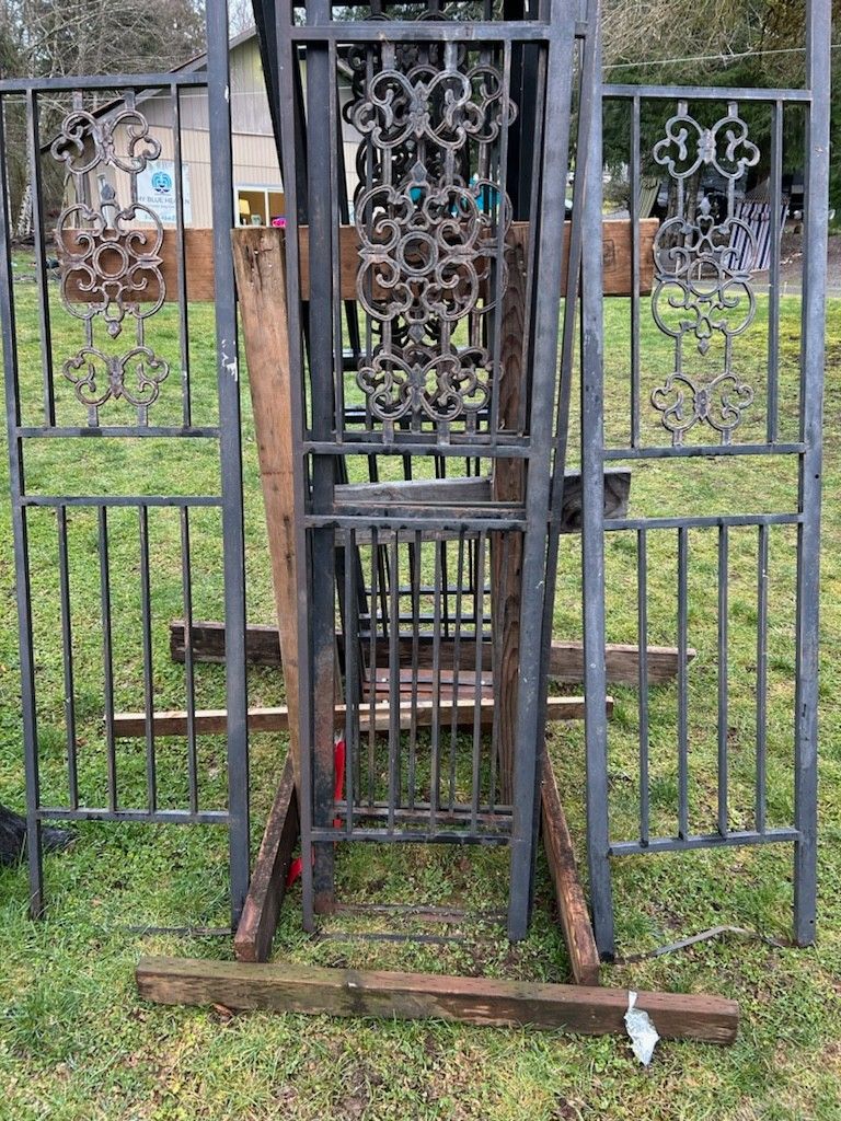 3 Metal Panels