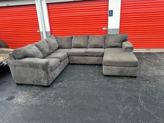 Large Gray L-Shaped Sectional Sofa with Chaise