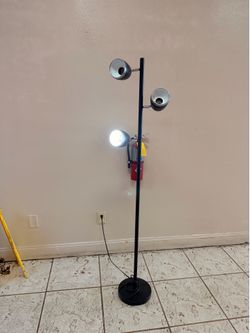 Modern 3-Light Floor Lamp – Good Condition – $30