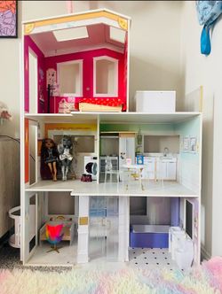 Rainbow high Dollhouse 4-foot tall, 3-story wooden playset