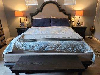 Bassett Caravan Black Rustic, Beige Upholstered Cal-King Bed