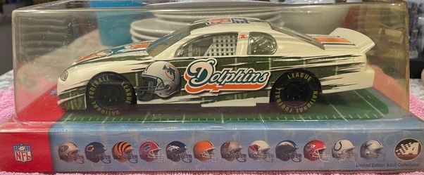 Action Performance Miami Dolphins 1:24 Scale Die-Cast Car