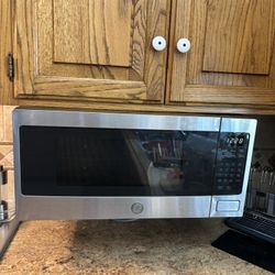 GE 800 W Microwave