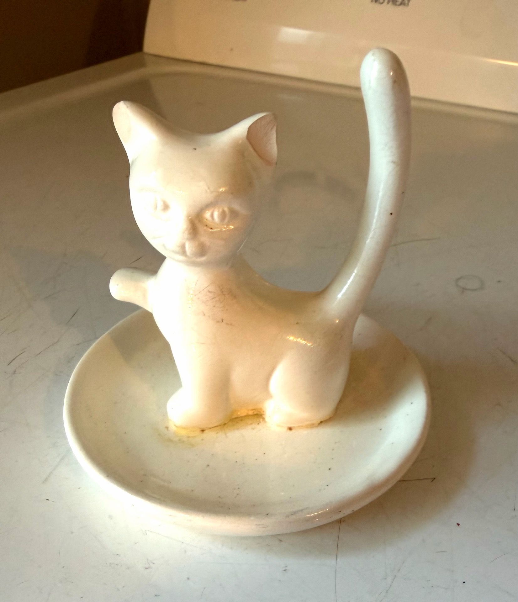 Ceramic cat jewelry ring holder