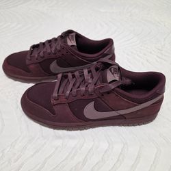Nike dunk low burgundy