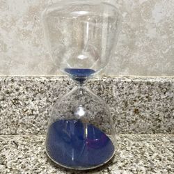 BEAUTIFUL DECORATIVE HOURGLASS