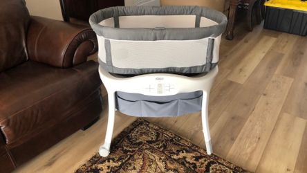 Greco Glider Bassinet