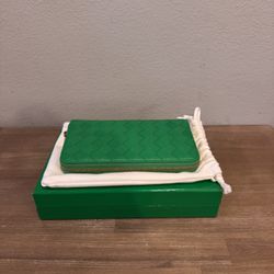 Bottega Veneta Wallet (New)