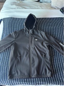 New Balance Men’s Softshell Hooded Jacket Large Black