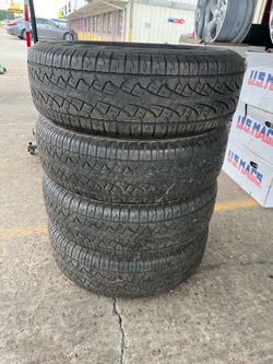 265/70/17” PIRELLI, Like New