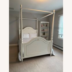 YoungAmerica Isabella/Ma Marie Double Poster Twin Bed; All Set Incudes Desk Night Stand And Drawers