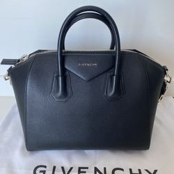 Medium GIVENCHY Antigona Sugar Leather Satchel Grained Black