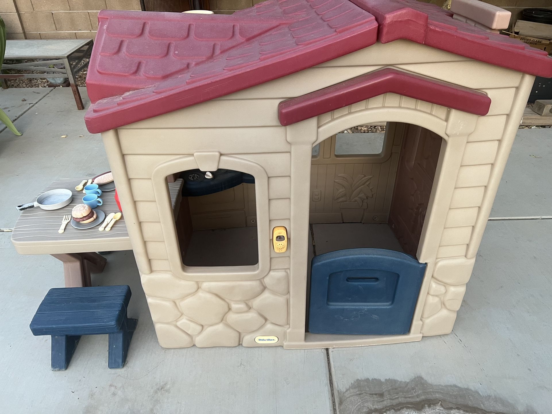 Little Tikes Picnic on the Patio Playhouse for Sale in Queen Creek, AZ