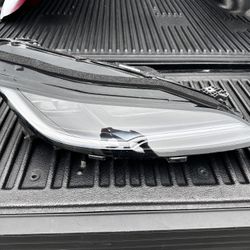 Tesla Model 3 Right Passenger Side Headlight Luz Derecha Pasajera 2024 2025 2026