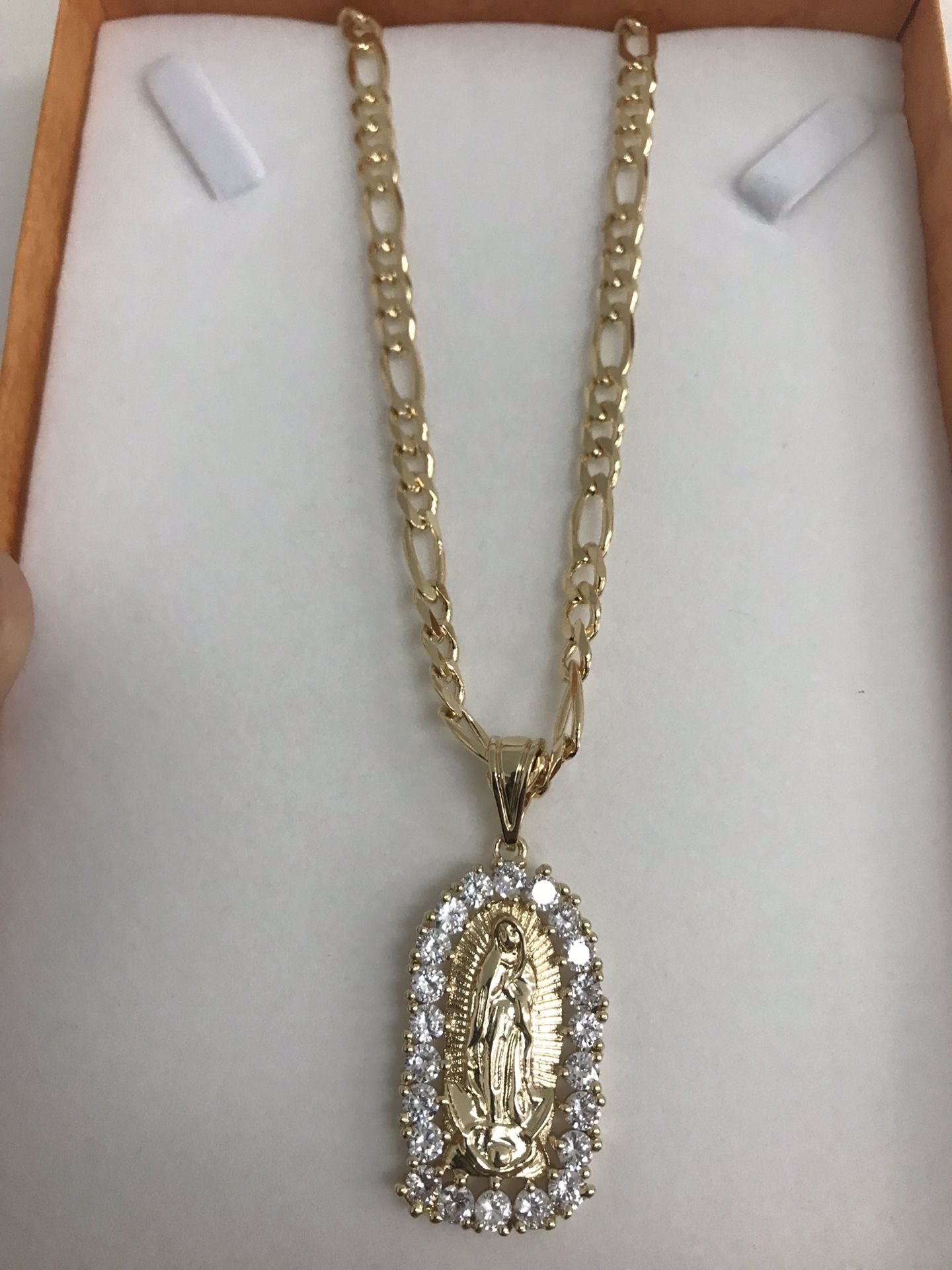 Gold filled fígaro chain with Virgin Mary charm