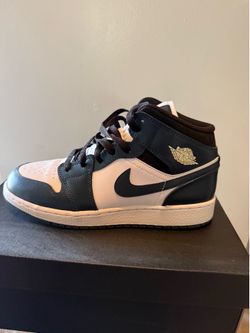 Air Jordan mid