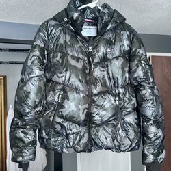 Tommy Hilfiger down jacket - women’s