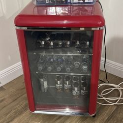 Retro Mini Fridge Fridge - 3.4 cu ft - Great Working Conditiong