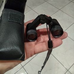 Vintage Russian Opera Glasses Folding Binoculars Sport Glasses Spy Glasses Vintage 1990s.
Measures 3 3/4 inches by 1 1/2 inches wide when fully extend