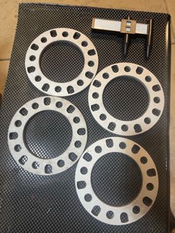 8 lug wheel spacers.
