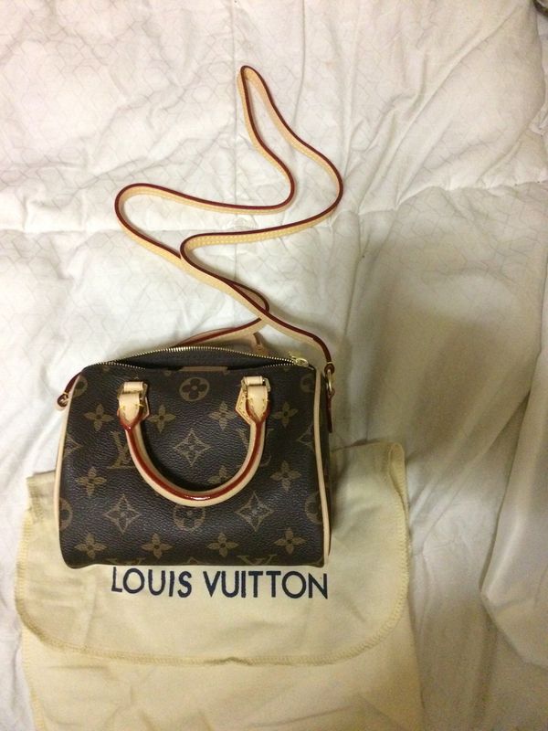 Louis Vuitton Small Bag for Sale in Piscataway, NJ - OfferUp
