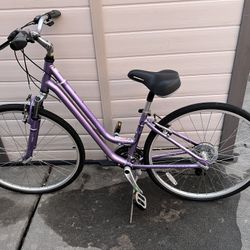 Women’s Diamondback Bicycle