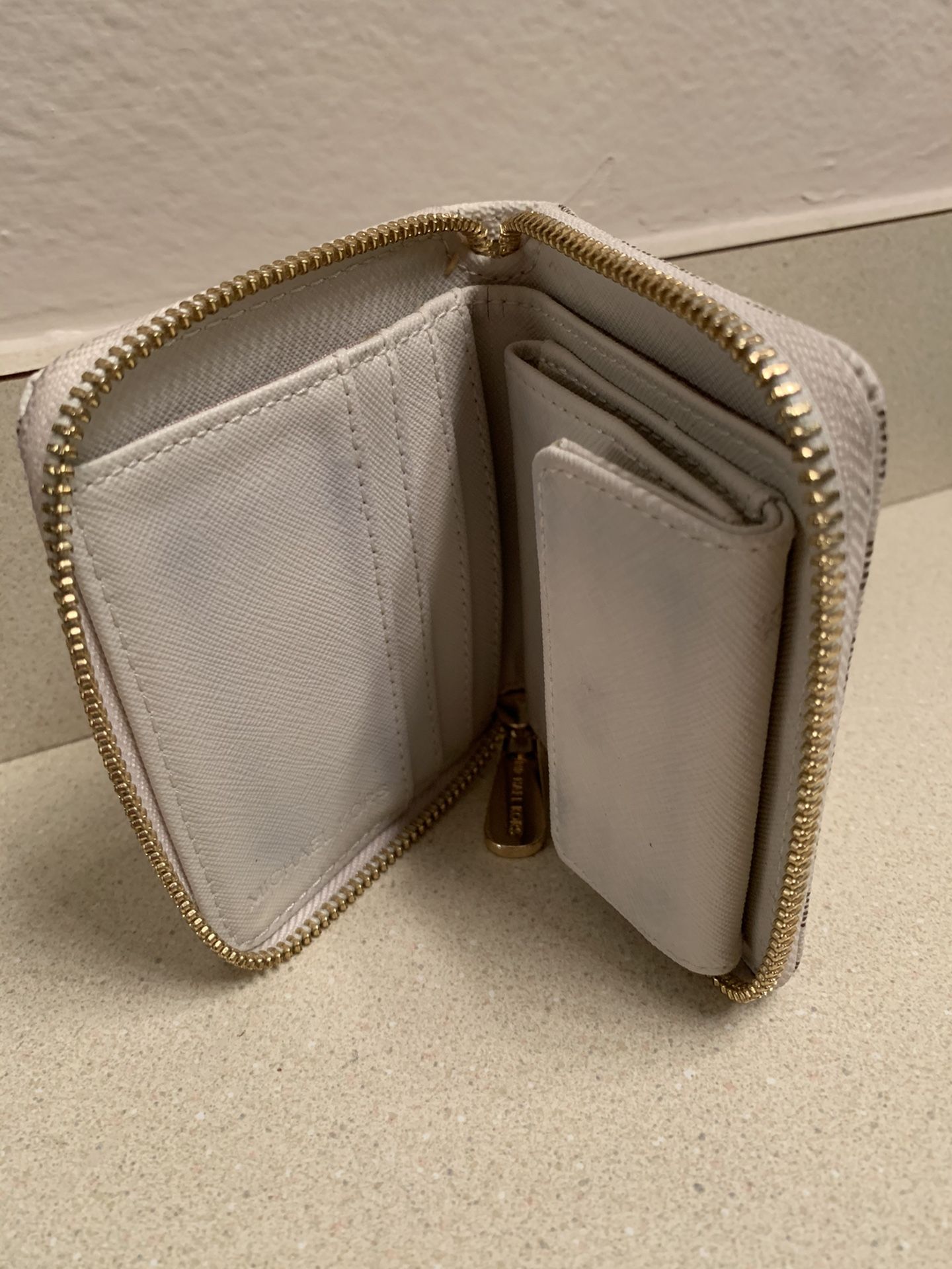 Michael Kors Wallet (Womens)