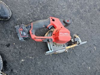 Milwaukee m12 saw