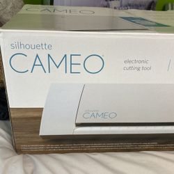 Cricut Machine( MUST GO! )