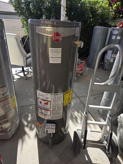 Gas Water Heater 40gal Like New 1yr Wrrty 