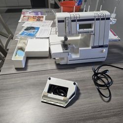 Husqvarna Viking Huskylock 936 Serger Sewing Machine W/Pedal & Manual & Extras
