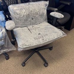 Cross Legged Office Chair with Wheels, Criss Cross Desk Chair with Flip Arms, 26" Wide & Thick Seat Cushion, Comfy Vanity Chair for Home Office, Livin