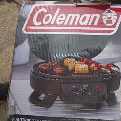 COLEMAN ROAD TRIP 225 TABLETOP 2 BURNER PROPANE GAS GRILL BLACK