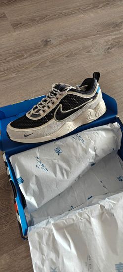 Nike UNDEFEATED Spiridon