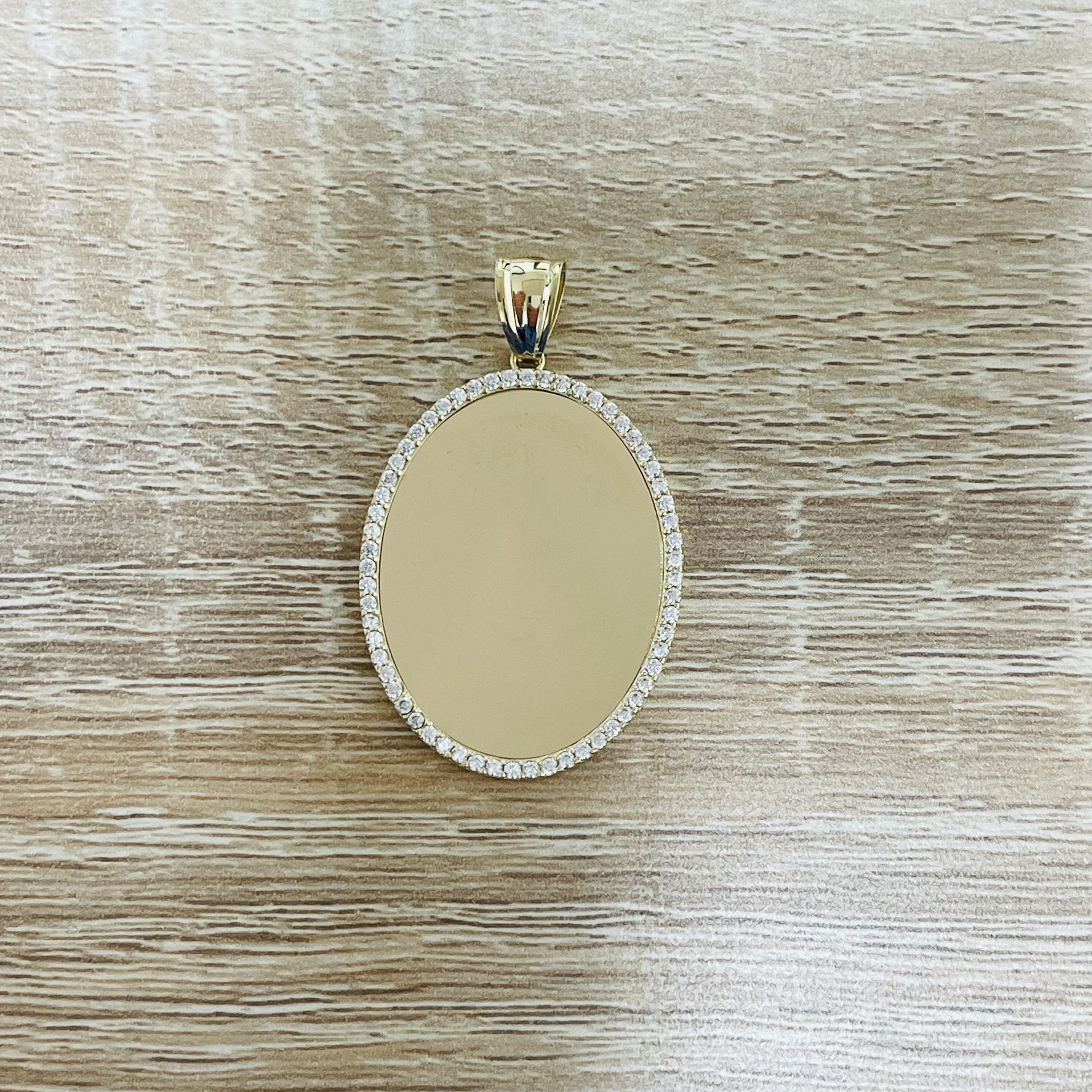 10K Picture Pendant
